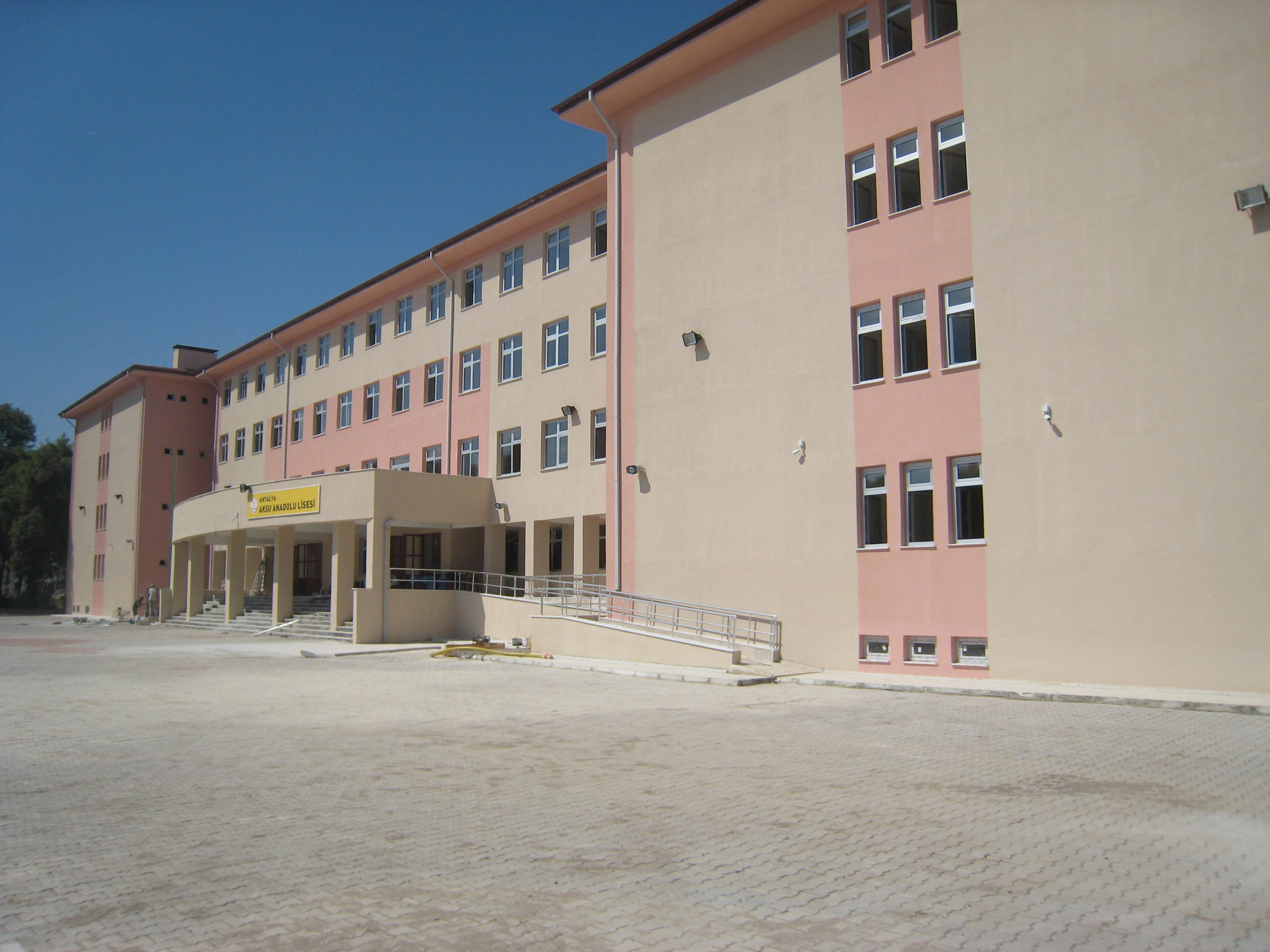 AKSU ANADOLU LİSESİ - ANTALYA